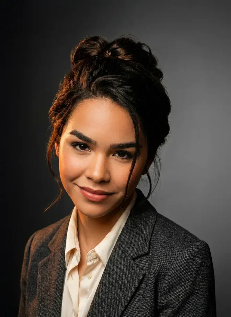 Laissa Headshot 1